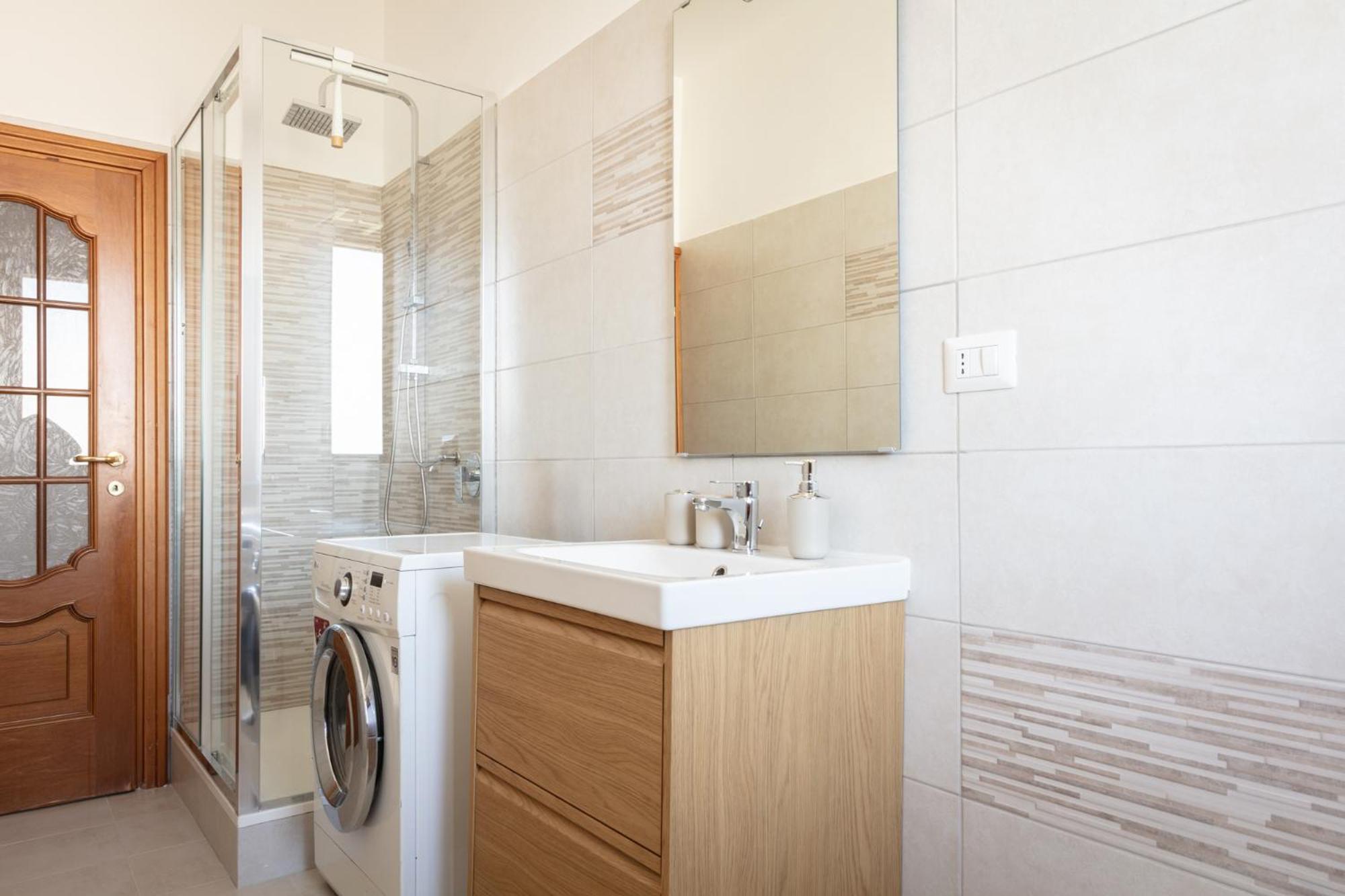 Dehomes - One Bedroom, City View, Balcony, Wi-Fi & Netflix, Treno-Bus To Centre คอร์ซิโก ภายนอก รูปภาพ